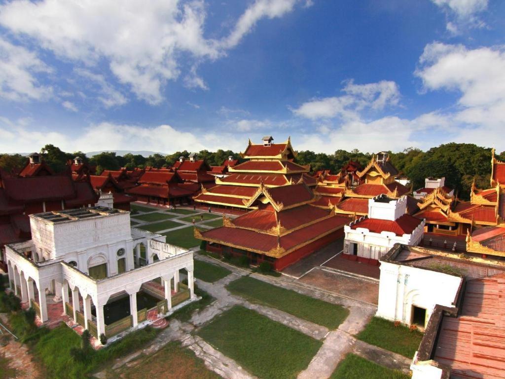Yadanarpon Dynasty Hotel Мандалай Екстер'єр фото