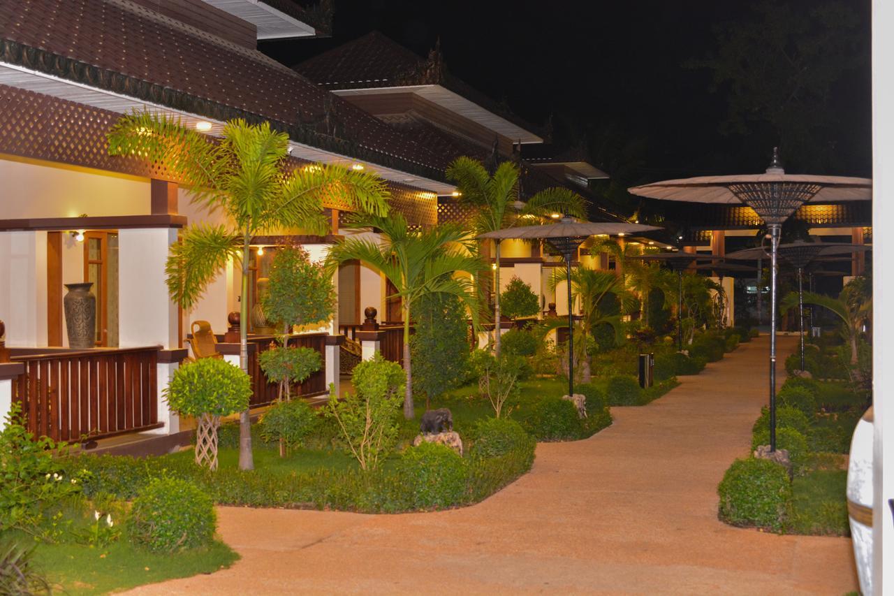Yadanarpon Dynasty Hotel Мандалай Екстер'єр фото