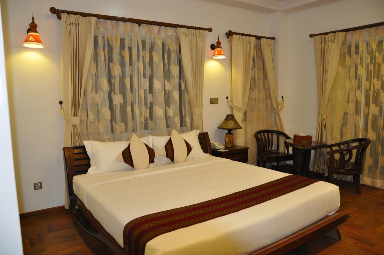 Yadanarpon Dynasty Hotel Мандалай Екстер'єр фото