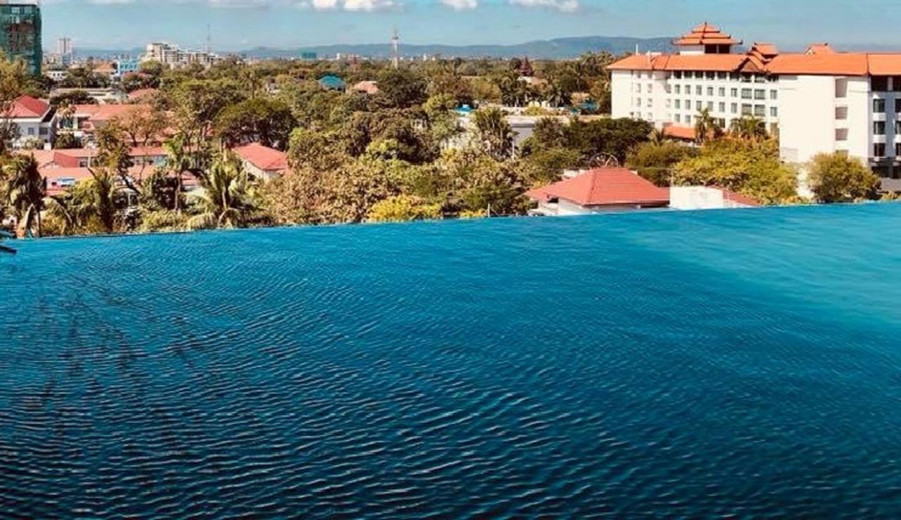 Yadanarpon Dynasty Hotel Мандалай Екстер'єр фото