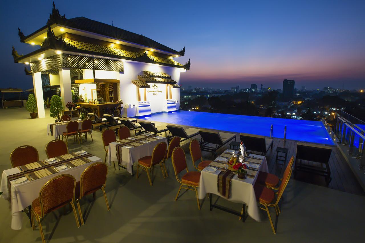 Yadanarpon Dynasty Hotel Мандалай Екстер'єр фото