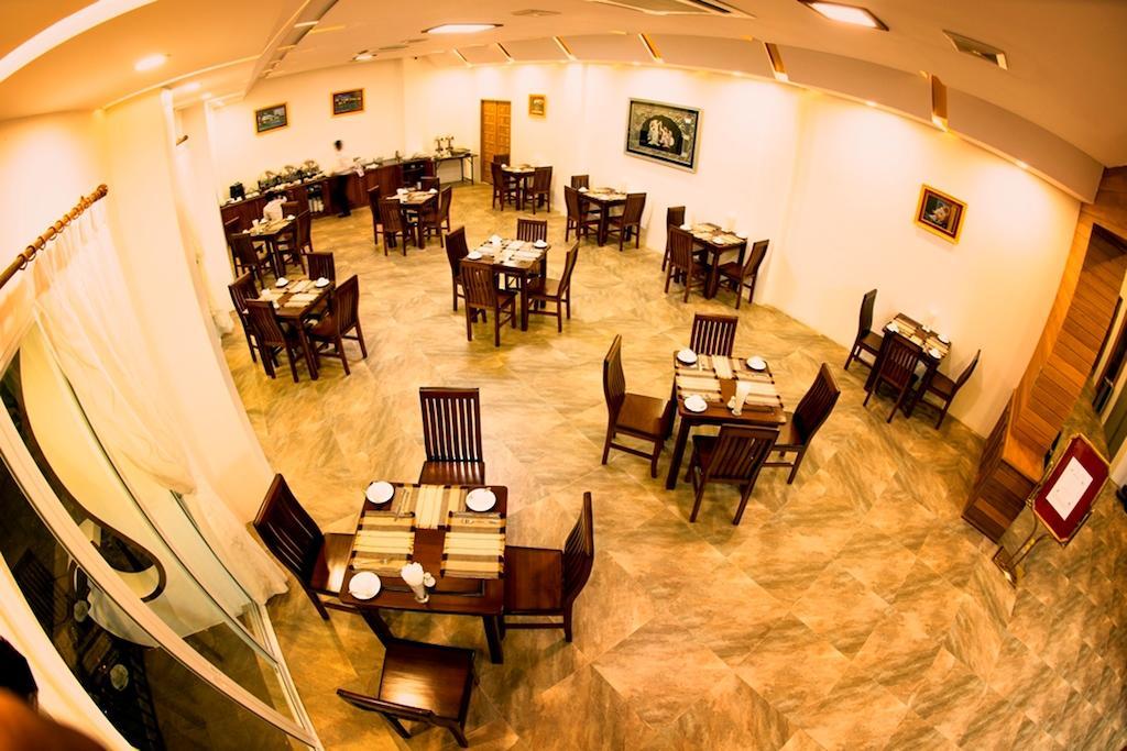 Yadanarpon Dynasty Hotel Мандалай Екстер'єр фото